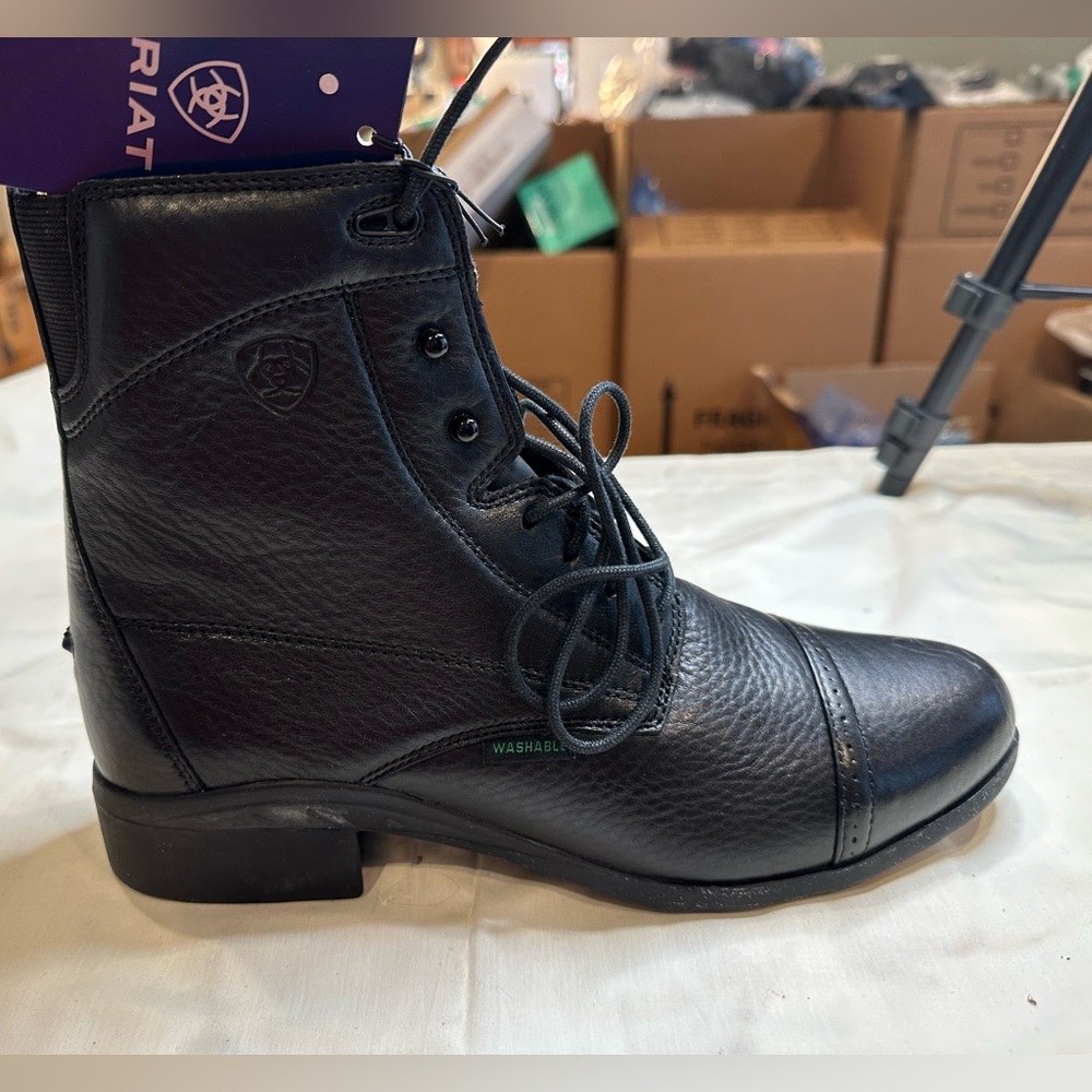 NEW IN BOX - Ariat Black Leather Lace-up Ankle Boots, Women’s 11 M